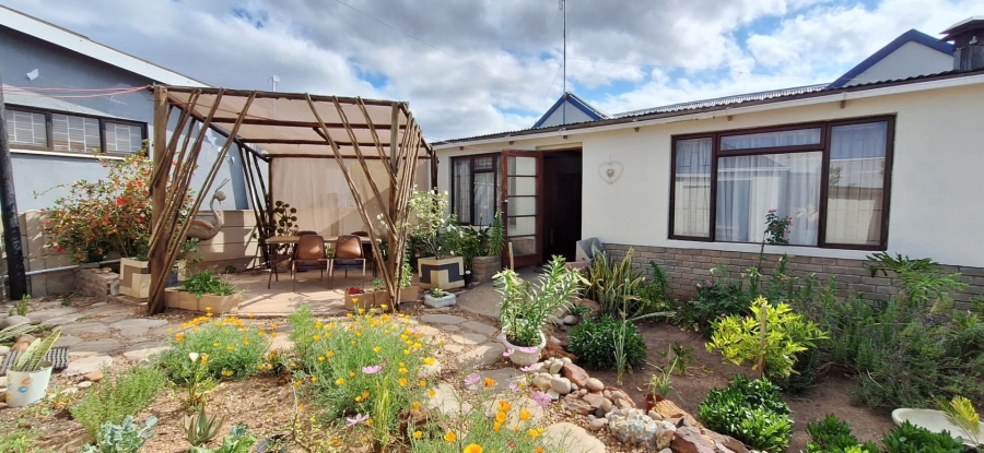 2 Bedroom Property for Sale in Albertinia Western Cape
